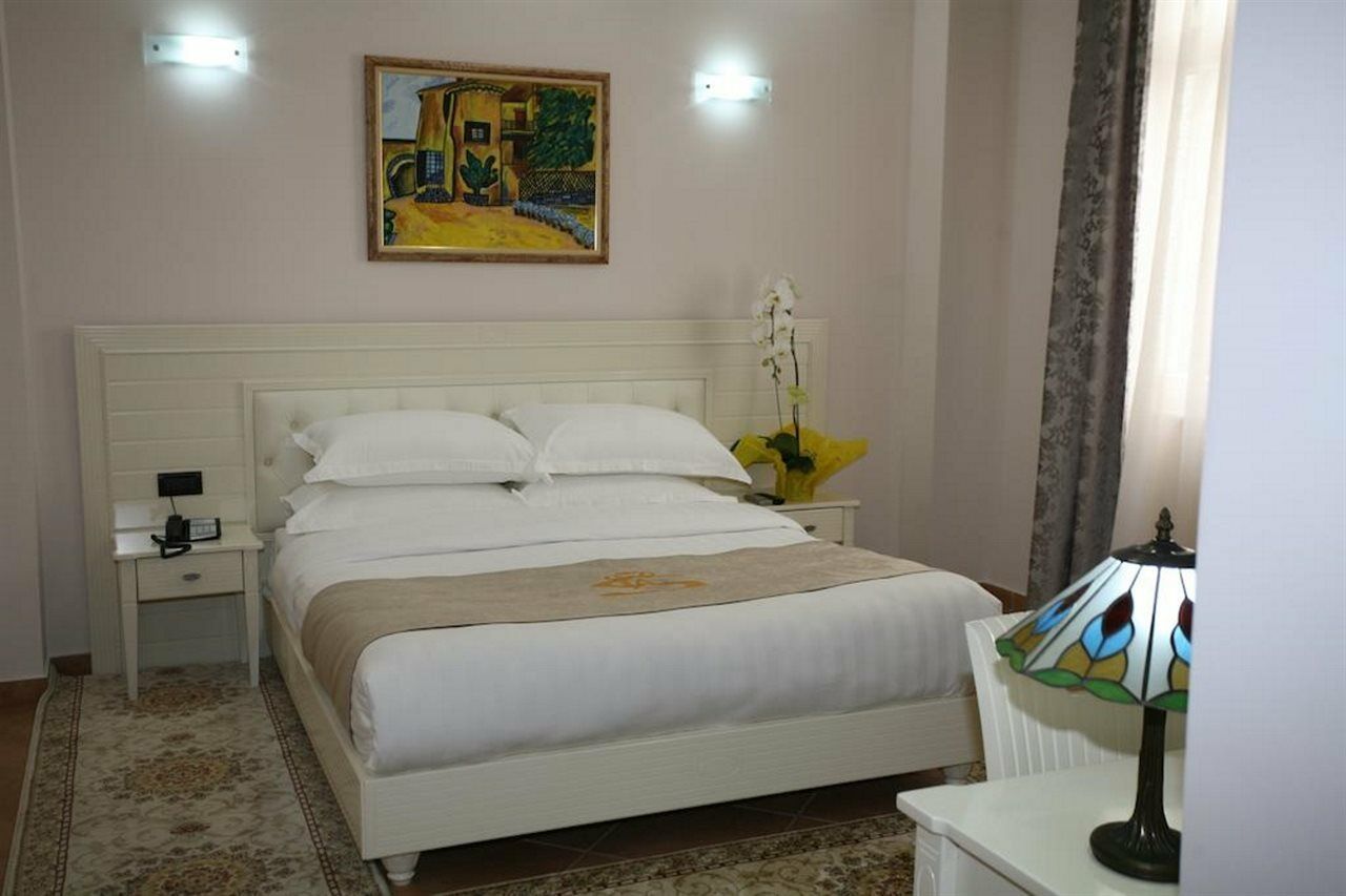 Hotel Boutique LAS Tirana Extérieur photo